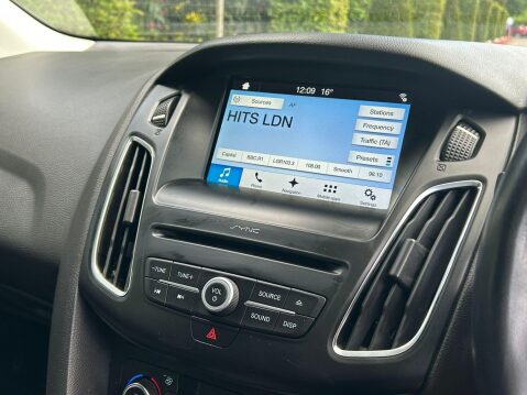 Ford Focus 1.0T EcoBoost Titanium Euro 6 (s/s) 5dr 15
