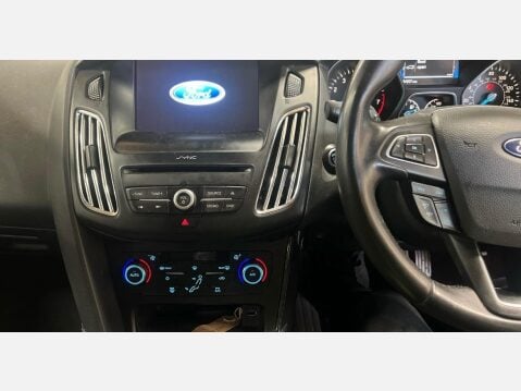 Ford Focus 1.0T EcoBoost Titanium Euro 6 (s/s) 5dr 5