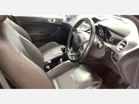 Ford Fiesta 1.0T EcoBoost Titanium X Euro 5 (s/s) 5dr 5