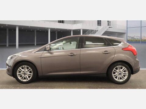 Ford Focus 1.0T EcoBoost Titanium Euro 5 (s/s) 5dr 4