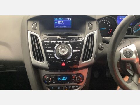 Ford Focus 1.0T EcoBoost Titanium Euro 5 (s/s) 5dr 5