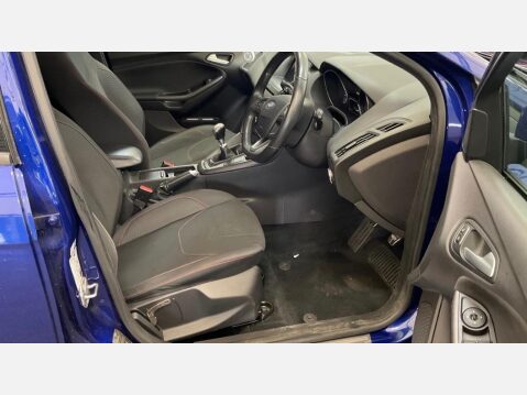 Ford Focus 1.0T EcoBoost ST-Line Euro 6 (s/s) 5dr 4