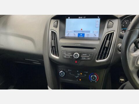 Ford Focus 1.0T EcoBoost ST-Line Euro 6 (s/s) 5dr 7