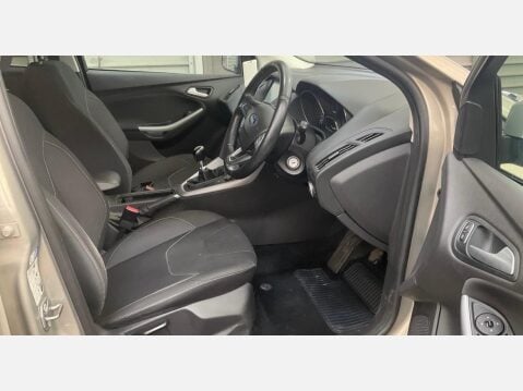 Ford Focus 1.0T EcoBoost Zetec Euro 6 (s/s) 5dr 4