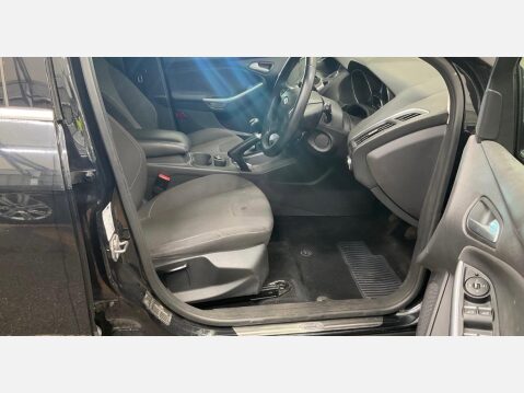 Ford Focus 1.0T EcoBoost Titanium Euro 5 (s/s) 5dr 4