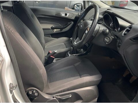 Ford Fiesta 1.0T EcoBoost Zetec Euro 5 (s/s) 5dr 4