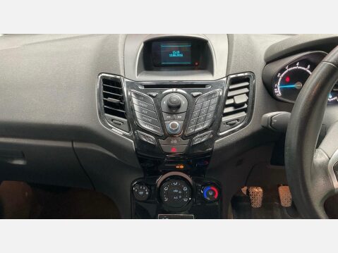 Ford Fiesta 1.0T EcoBoost Zetec Euro 5 (s/s) 5dr 5