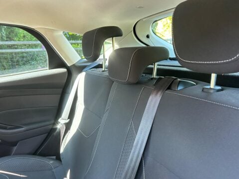 Ford Focus 1.0T EcoBoost Zetec Euro 6 (s/s) 5dr 14