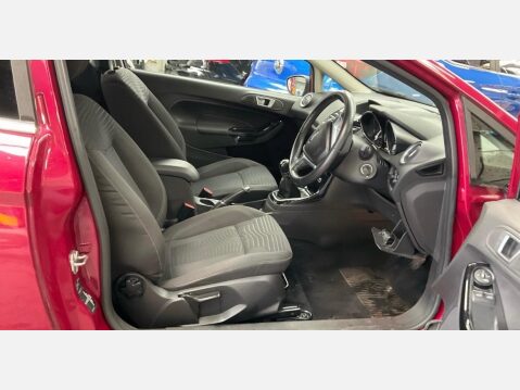Ford Fiesta 1.0T EcoBoost Titanium Euro 5 (s/s) 3dr 4