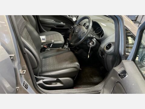 Vauxhall Corsa 1.2i ecoFLEX 16V SE Euro 5 (s/s) 5dr 4