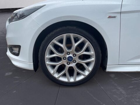 Ford Focus 1.0T EcoBoost ST-Line Euro 6 (s/s) 5dr 10
