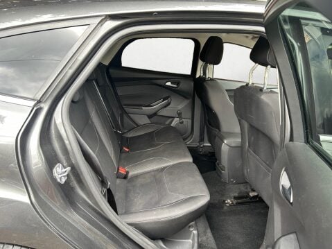 Ford Focus 1.0T EcoBoost Zetec Euro 6 (s/s) 5dr 16