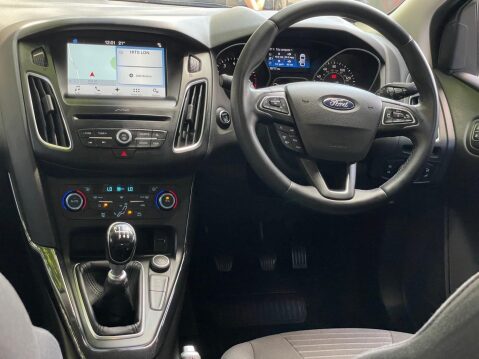 Ford Focus 1.0T EcoBoost Titanium Euro 6 (s/s) 5dr 29
