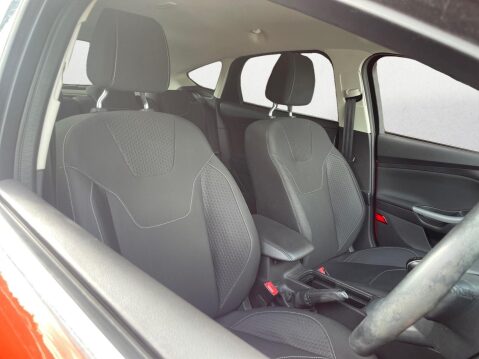 Ford Focus 1.0T EcoBoost Zetec Euro 6 (s/s) 5dr 16
