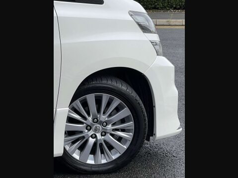 Toyota Vellfire 29