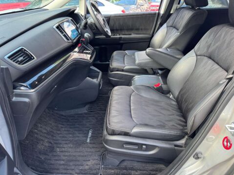 Honda Odyssey Absolute 2.0cc 4wd Automatic 19