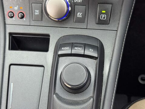 Lexus CT 1.8 CT 200H Advance CVT 5dr 30