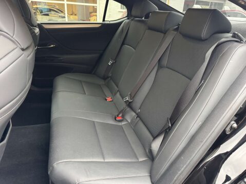 Lexus Es 2.5 300h F Sport E-CVT Euro 6 (s/s) 4dr 25