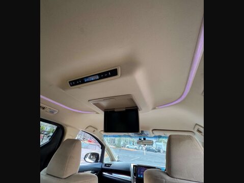 Toyota Alphard 2 WHEEL DRIVE 17