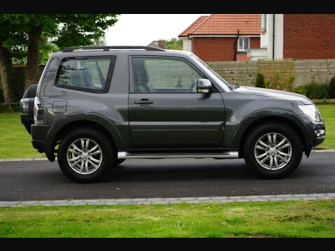 Mitsubishi Shogun 3.2 DI-DC SG2 Auto 4WD Euro 6 3dr SWB 10