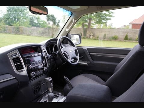Mitsubishi Shogun 3.2 DI-DC SG2 Auto 4WD Euro 6 3dr SWB 11