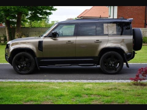 Land Rover Defender 3.0 D300 MHEV X-Dynamic HSE Auto 4WD Euro 6 (s/s) 5dr 10