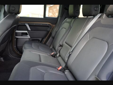 Land Rover Defender 3.0 D300 MHEV X-Dynamic HSE Auto 4WD Euro 6 (s/s) 5dr 20