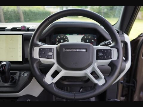 Land Rover Defender 3.0 D300 MHEV X-Dynamic HSE Auto 4WD Euro 6 (s/s) 5dr 26