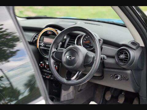 Mini Hatch 1.5 Cooper Euro 6 (s/s) 3dr 21