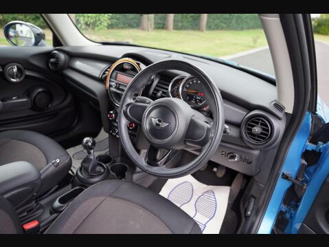 Mini Hatch 1.5 Cooper Euro 6 (s/s) 3dr 28