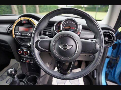 Mini Hatch 1.5 Cooper Euro 6 (s/s) 3dr 25