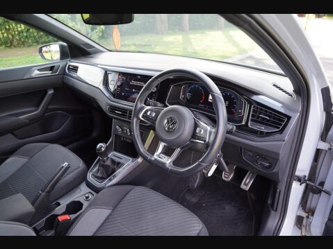 Volkswagen Polo 1.0 TSI R-Line Euro 6 (s/s) 5dr 39
