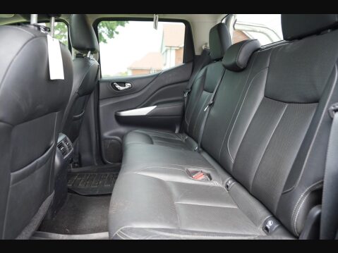 Nissan Navara 2.3 dCi Tekna Auto 4WD Euro 5 4dr 25
