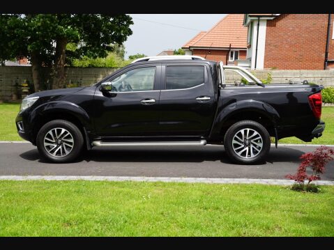 Nissan Navara 2.3 dCi Tekna Auto 4WD Euro 5 4dr 4