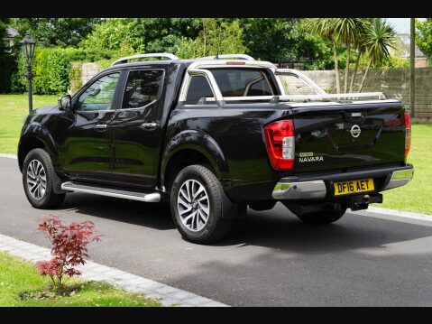 Nissan Navara 2.3 dCi Tekna Auto 4WD Euro 5 4dr 9
