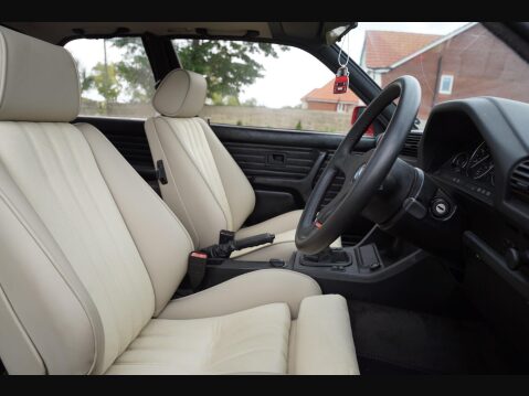 BMW 3 Series 2.5 325i Sport 2dr 16