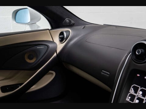 McLaren 540 3.8T V8 SSG Euro 6 (s/s) 2dr 43