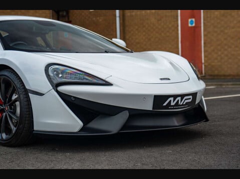 McLaren 540 3.8T V8 SSG Euro 6 (s/s) 2dr 32