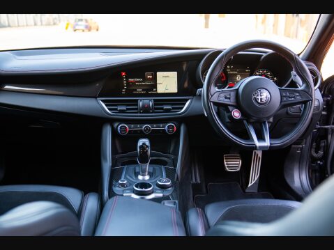 Alfa Romeo Giulia V6 BITURBO QUADRIFOGLIO 4