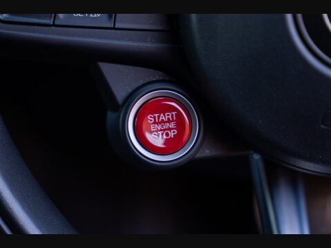 Alfa Romeo Giulia V6 BITURBO QUADRIFOGLIO 11