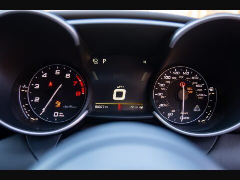 Alfa Romeo Giulia V6 BITURBO QUADRIFOGLIO 12