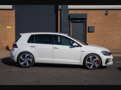 Volkswagen Golf GTI PERFORMANCE TSI 9
