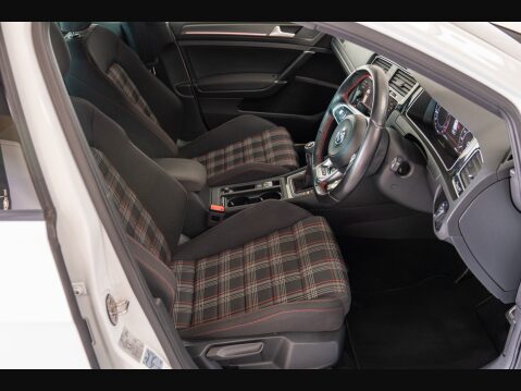 Volkswagen Golf GTI PERFORMANCE TSI 11