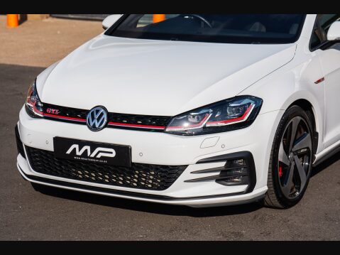 Volkswagen Golf GTI PERFORMANCE TSI 24