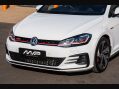 Volkswagen Golf GTI PERFORMANCE TSI 24