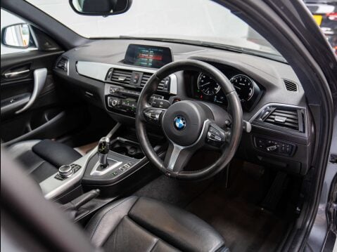 BMW 1 Series 1.5 118i M Sport Shadow Edition Auto 5dr 3