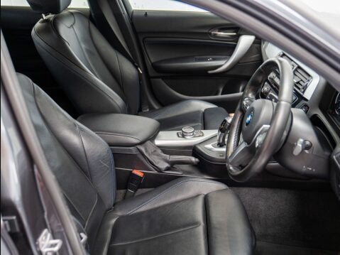 BMW 1 Series 1.5 118i M Sport Shadow Edition Auto 5dr 23