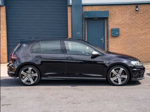 Volkswagen Golf 2.0 Golf R 4WD 5dr 9