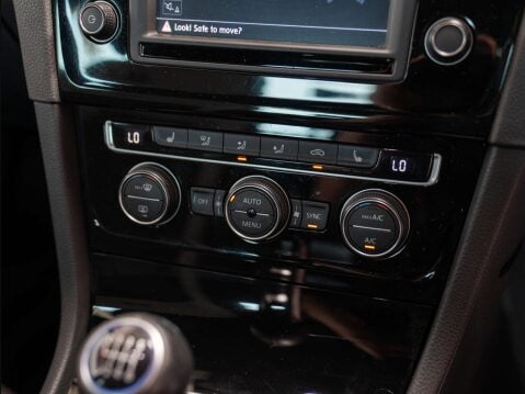 Volkswagen Golf 2.0 Golf R 4WD 5dr 12