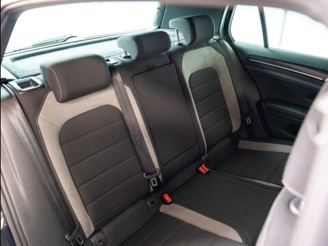 Volkswagen Golf 2.0 Golf R 4WD 5dr 14